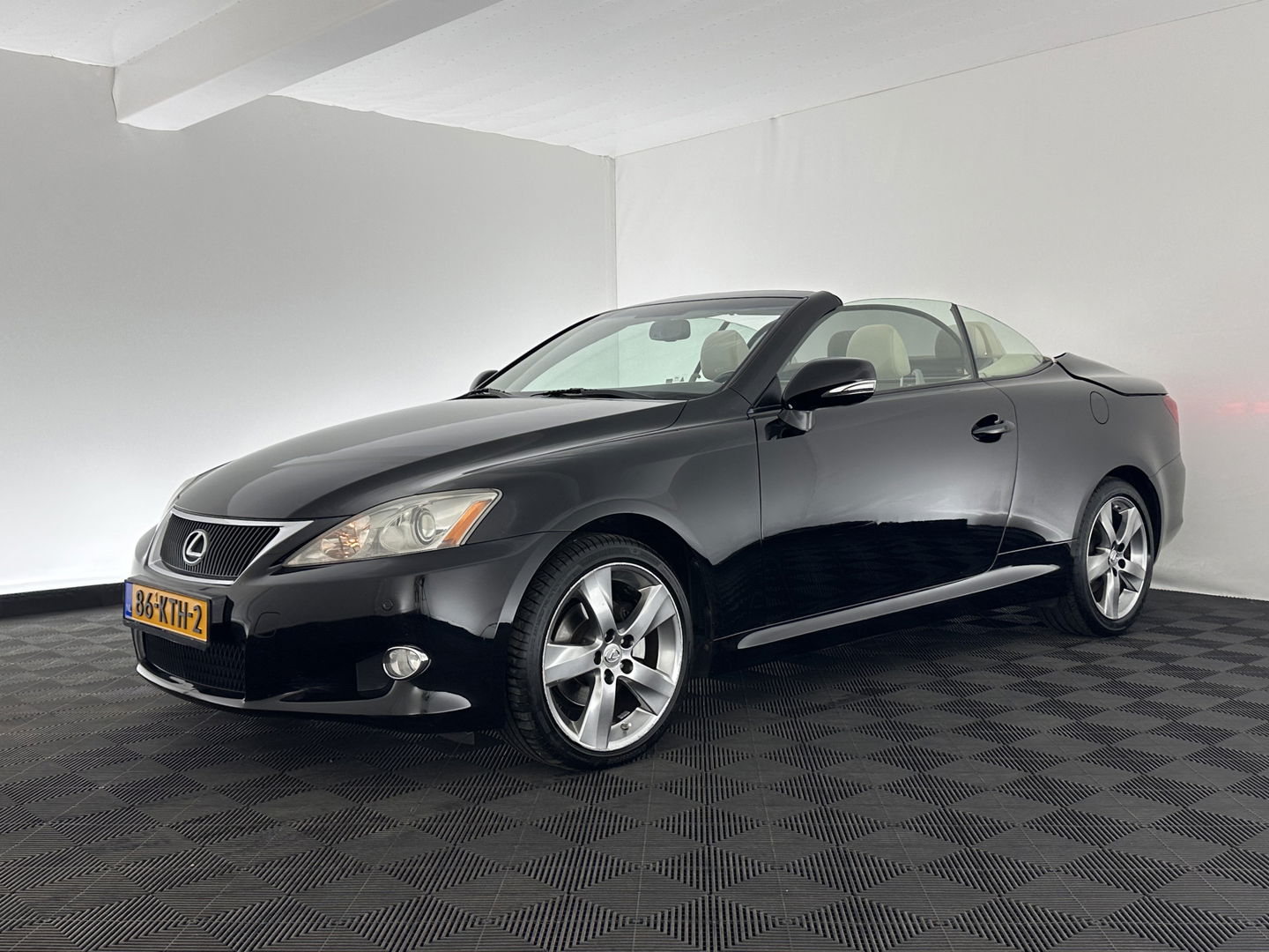 Lexus IS Cabriolet 250C Luxury AUT. * LUXURY-LEATHER | NAVI-FULLMAP | KEYLESS | PDC | SHIFT-PADDLES | CRUISE | ECC | HEATED-SEATS | CAMERA | AIRSCARF | 18''ALU *