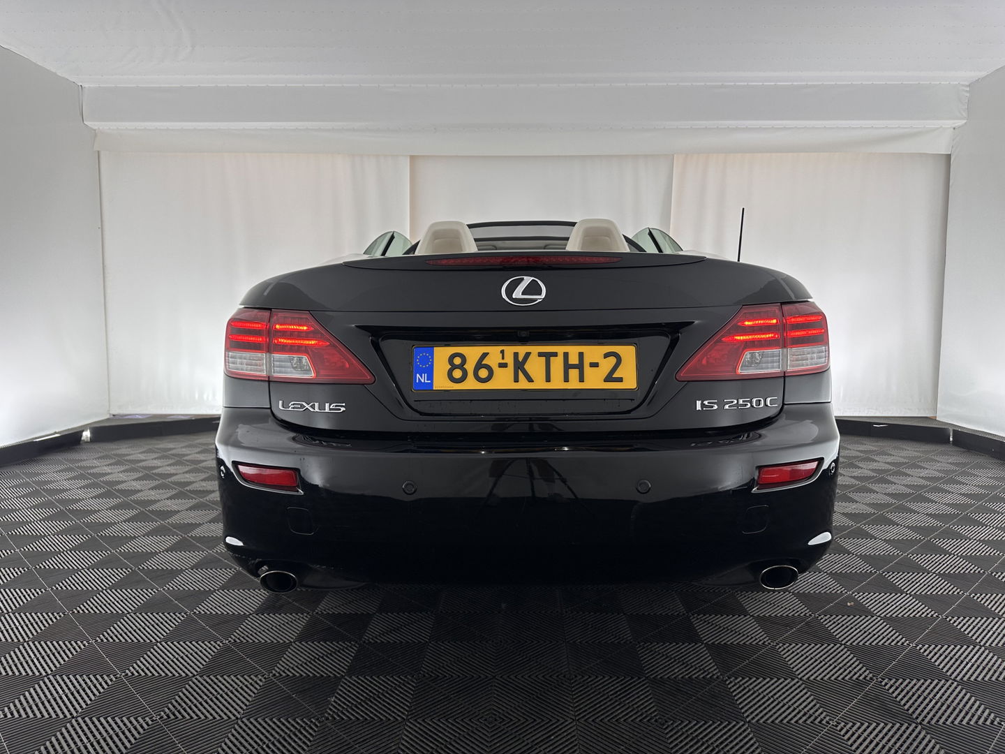 Lexus IS Cabriolet 250C Luxury AUT. * LUXURY-LEATHER | NAVI-FULLMAP | KEYLESS | PDC | SHIFT-PADDLES | CRUISE | ECC | HEATED-SEATS | CAMERA | AIRSCARF | 18''ALU *