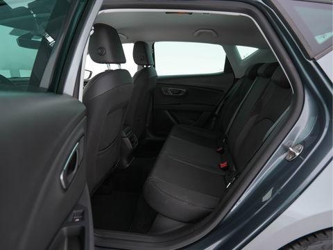 SEAT Leon 2.0 TDI FR Connect Aut. *LEATHER-MICROFIBRE | NAVI-FULLMAP | SPORT-SEATS | SEAT-SOUND | AMBIENT-LIGHT |  ECC | SHIFT-PADDLES | PDC | CRUISE | 17''ALU*