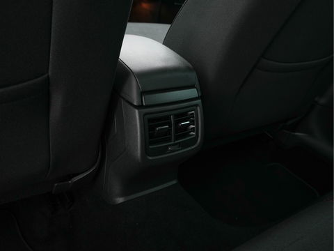 SEAT Leon 2.0 TDI FR Connect Aut. *LEATHER-MICROFIBRE | NAVI-FULLMAP | SPORT-SEATS | SEAT-SOUND | AMBIENT-LIGHT |  ECC | SHIFT-PADDLES | PDC | CRUISE | 17''ALU*