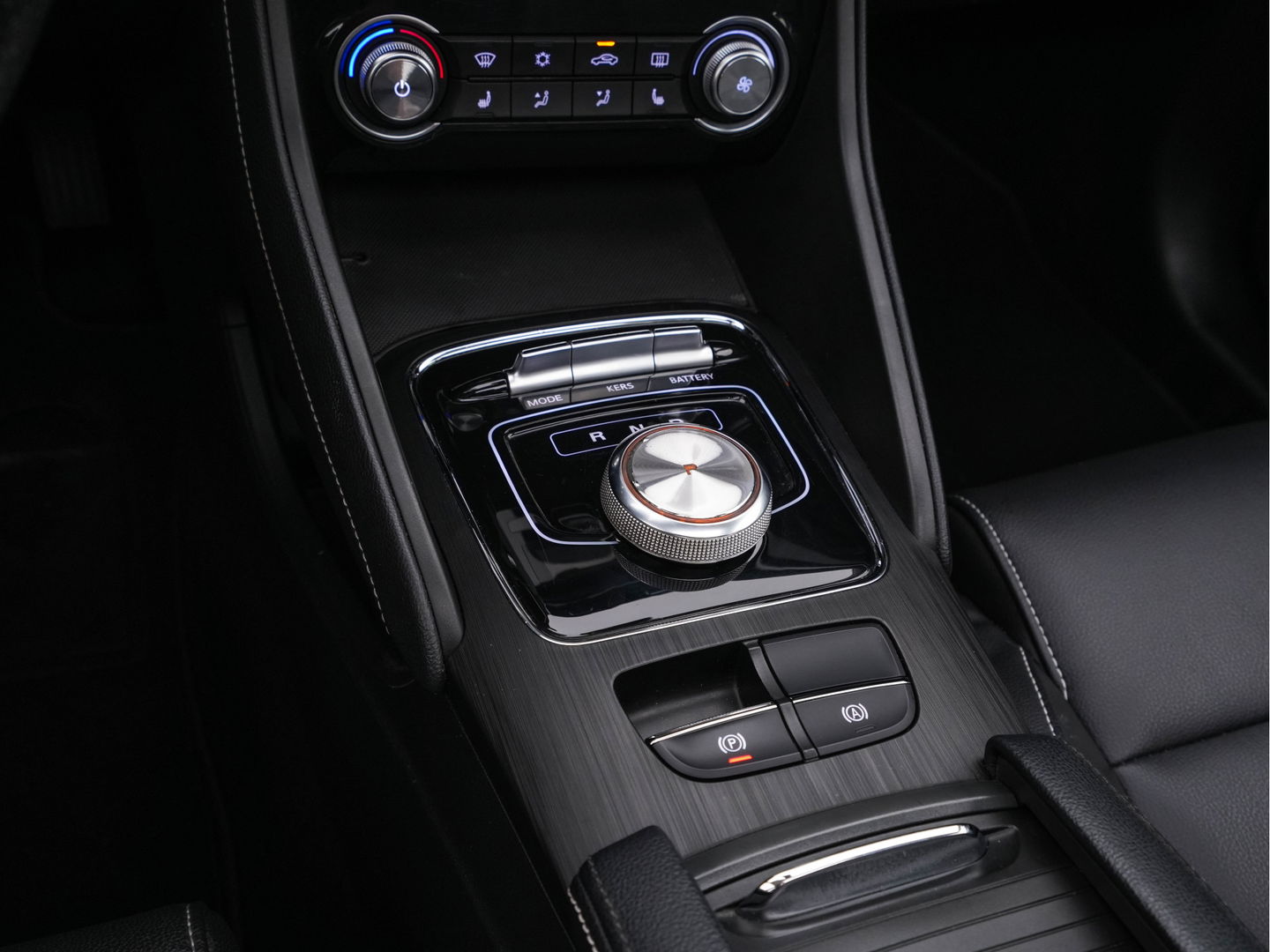 MG Mg Zs EV Luxury 45 kWh (INCL-BTW) *PANO | FULL-LEATHER | CCS-FASTLOADER | KEYLESS | NAVI-FULLMAP | ADAPTIVE-CRUISE | CAMERA | HEATED-SPORT-SEATS | CARPLAY | BLINDSPOT | DAB | LANE-ASSIST | 17"ALU*
