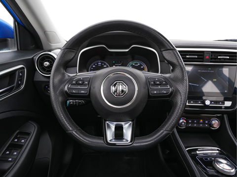 MG Mg Zs EV Luxury 45 kWh (INCL-BTW) *PANO | FULL-LEATHER | CCS-FASTLOADER | KEYLESS | NAVI-FULLMAP | ADAPTIVE-CRUISE | CAMERA | HEATED-SPORT-SEATS | CARPLAY | BLINDSPOT | DAB | LANE-ASSIST | 17"ALU*