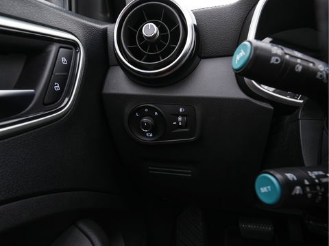MG Mg Zs EV Luxury 45 kWh (INCL-BTW) *PANO | FULL-LEATHER | CCS-FASTLOADER | KEYLESS | NAVI-FULLMAP | ADAPTIVE-CRUISE | CAMERA | HEATED-SPORT-SEATS | CARPLAY | BLINDSPOT | DAB | LANE-ASSIST | 17"ALU*