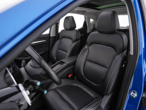 MG Mg Zs EV Luxury 45 kWh (INCL-BTW) *PANO | FULL-LEATHER | CCS-FASTLOADER | KEYLESS | NAVI-FULLMAP | ADAPTIVE-CRUISE | CAMERA | HEATED-SPORT-SEATS | CARPLAY | BLINDSPOT | DAB | LANE-ASSIST | 17"ALU*