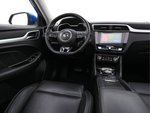 MG Mg Zs EV Luxury 45 kWh (INCL-BTW) *PANO | FULL-LEATHER | CCS-FASTLOADER | KEYLESS | NAVI-FULLMAP | ADAPTIVE-CRUISE | CAMERA | HEATED-SPORT-SEATS | CARPLAY | BLINDSPOT | DAB | LANE-ASSIST | 17"ALU*