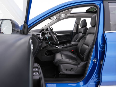 MG Mg Zs EV Luxury 45 kWh (INCL-BTW) *PANO | FULL-LEATHER | CCS-FASTLOADER | KEYLESS | NAVI-FULLMAP | ADAPTIVE-CRUISE | CAMERA | HEATED-SPORT-SEATS | CARPLAY | BLINDSPOT | DAB | LANE-ASSIST | 17"ALU*