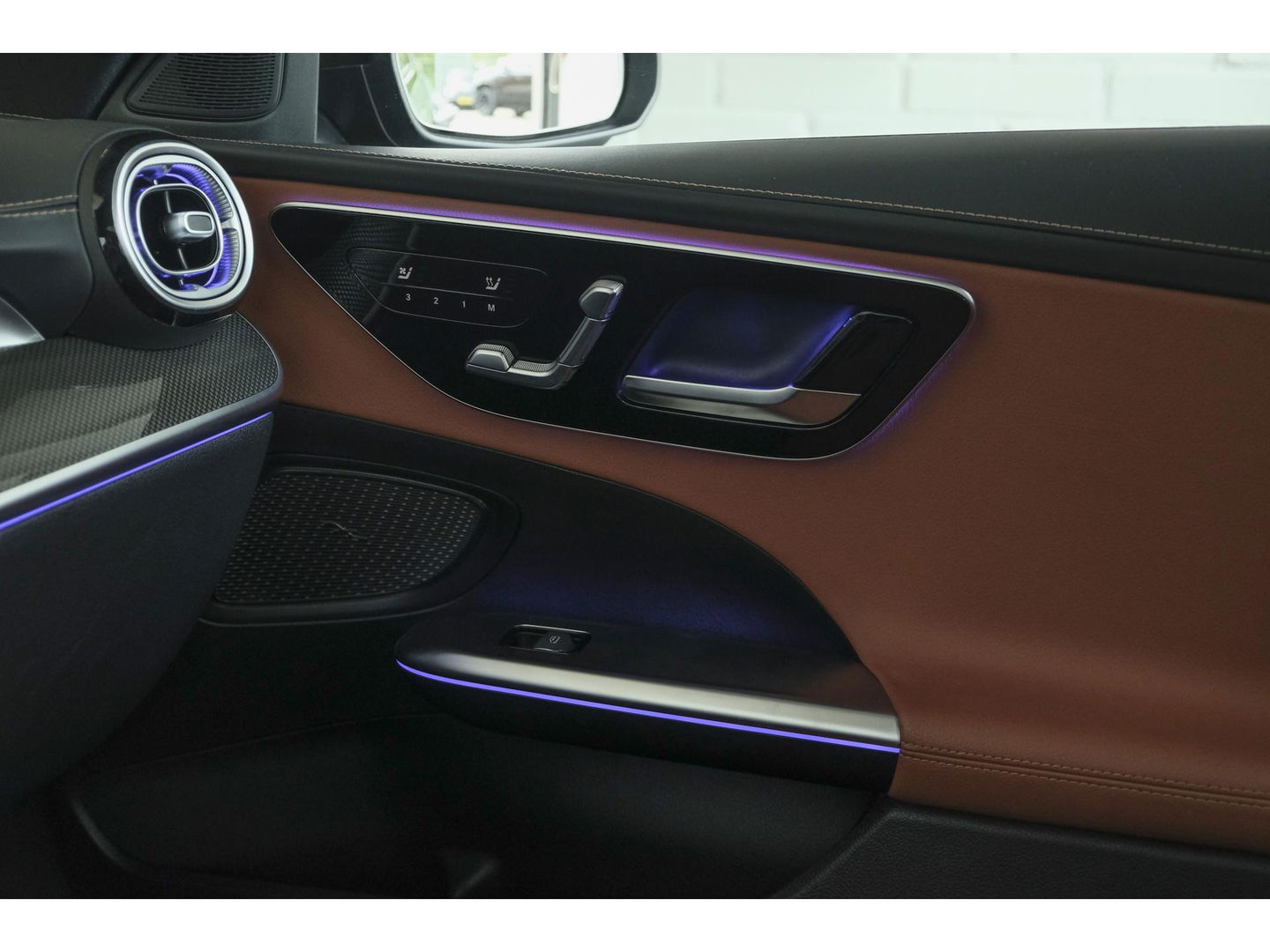 Mercedes-Benz C-Klasse C300 AMG 258pk Panoramadak Digital light Stoelventilatie Head-up 19" LMV Memory Night pakket