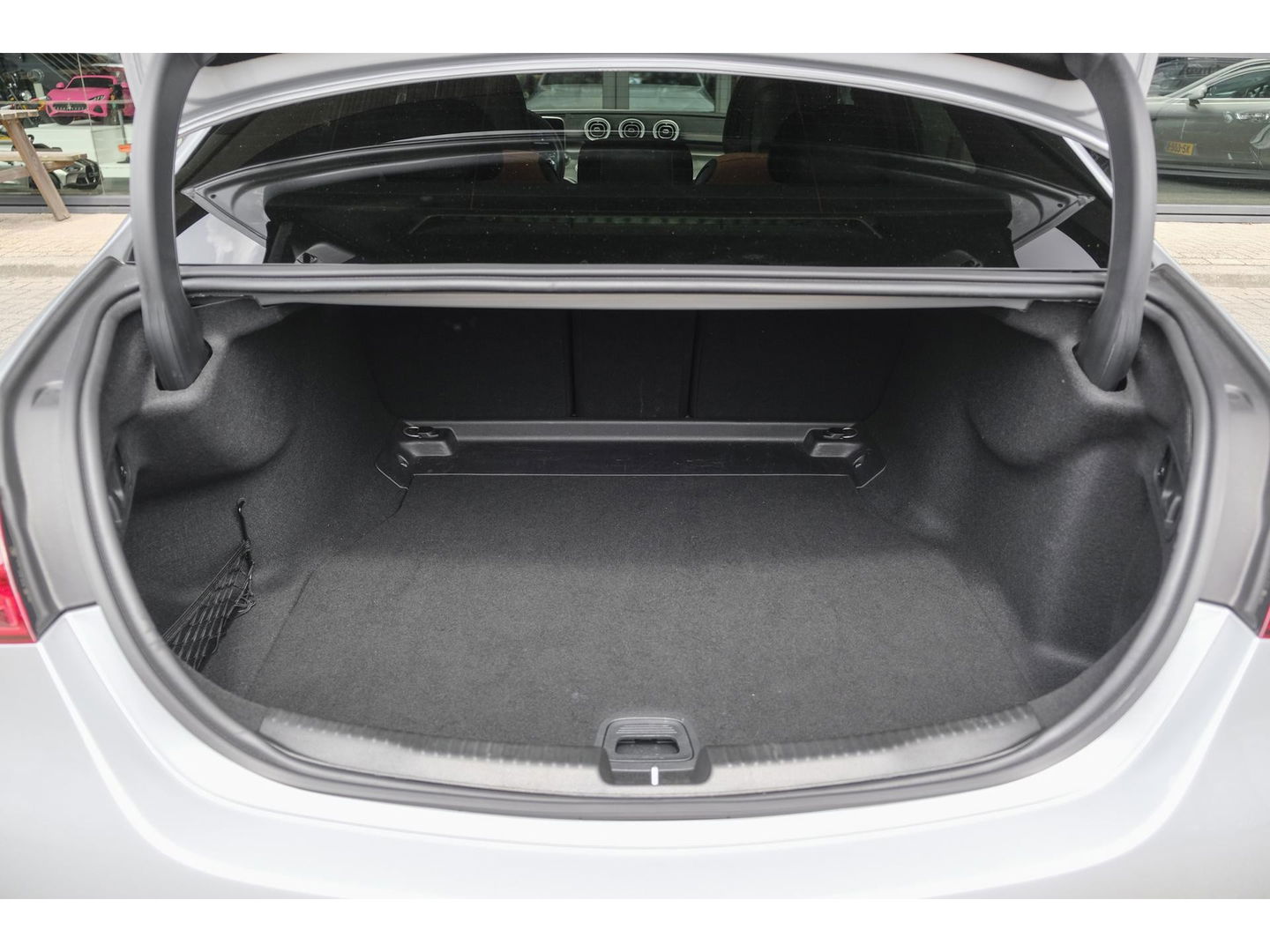 Mercedes-Benz C-Klasse C300 AMG 258pk Panoramadak Digital light Stoelventilatie Head-up 19" LMV Memory Night pakket