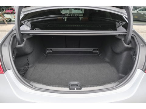 Mercedes-Benz C-Klasse C300 AMG 258pk Panoramadak Digital light Stoelventilatie Head-up 19" LMV Memory Night pakket