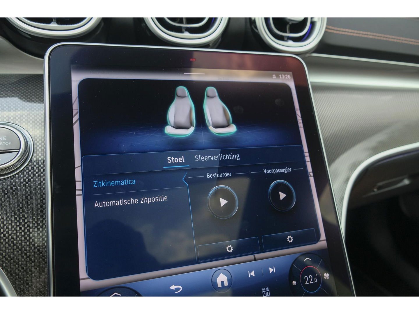 Mercedes-Benz C-Klasse C300 AMG 258pk Panoramadak Digital light Stoelventilatie Head-up 19" LMV Memory Night pakket