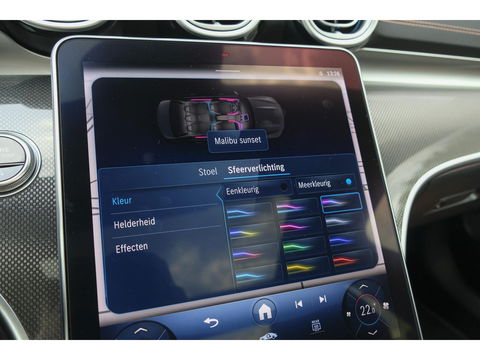Mercedes-Benz C-Klasse C300 AMG 258pk Panoramadak Digital light Stoelventilatie Head-up 19" LMV Memory Night pakket