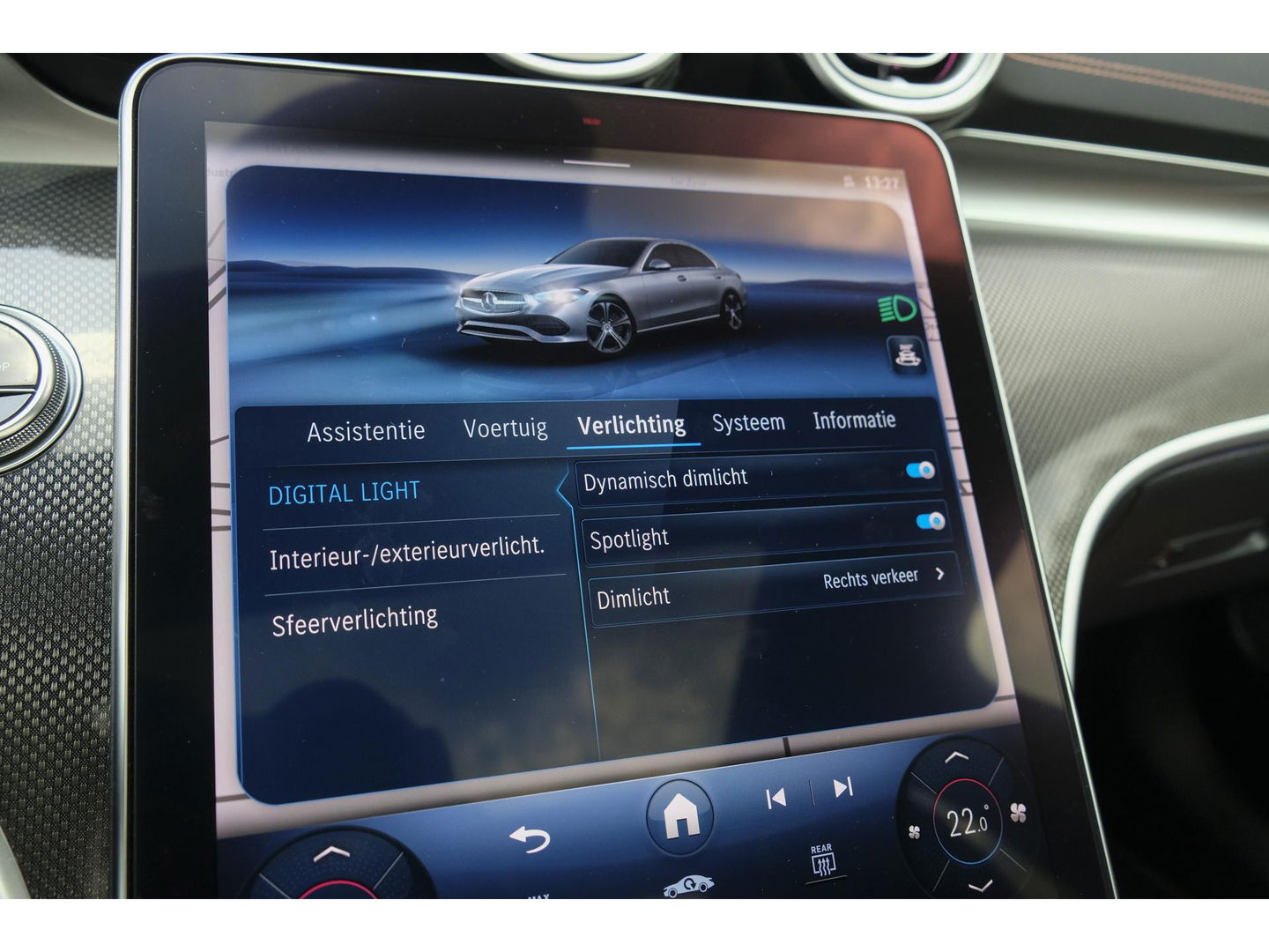 Mercedes-Benz C-Klasse C300 AMG 258pk Panoramadak Digital light Stoelventilatie Head-up 19" LMV Memory Night pakket