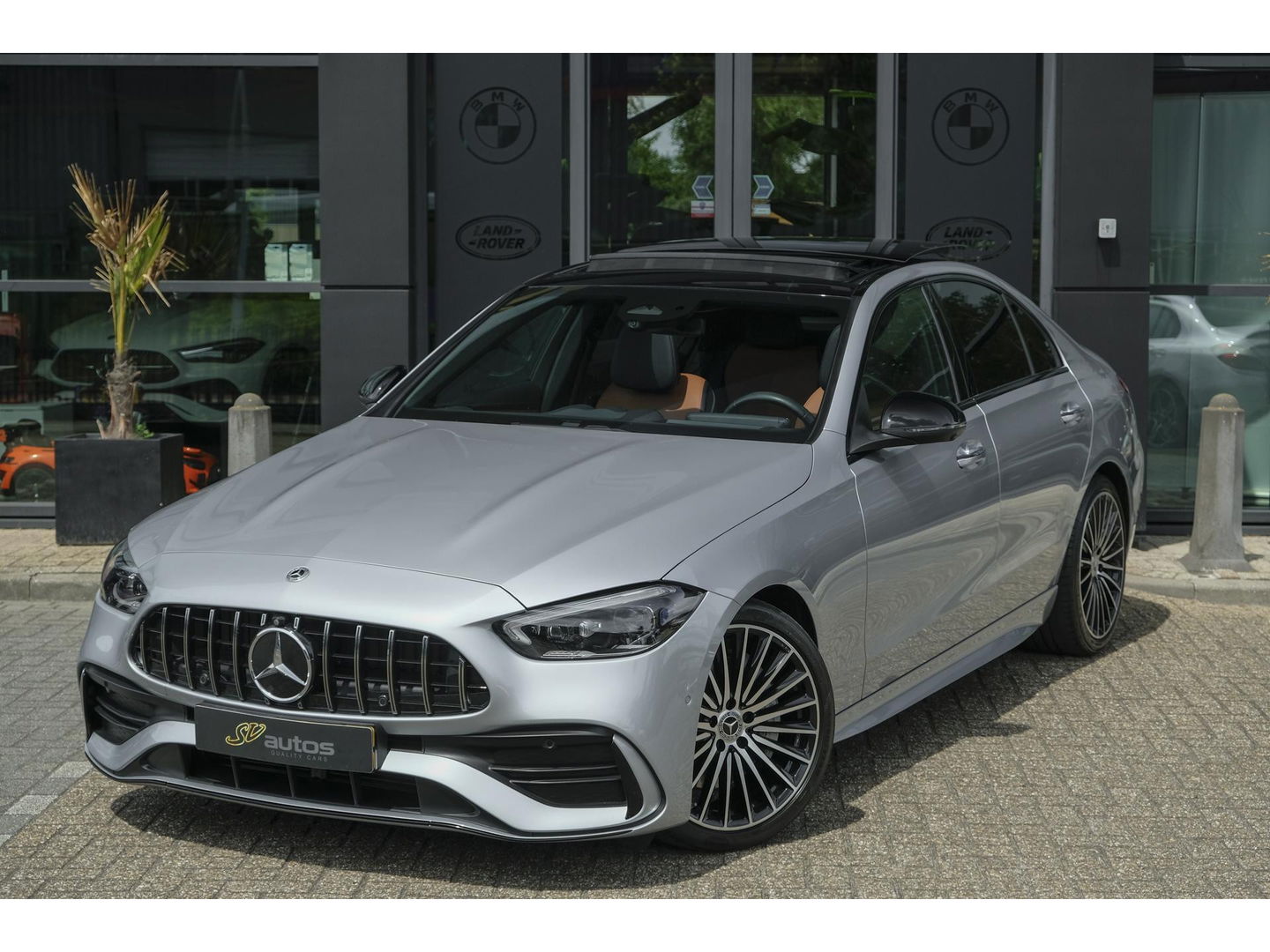 Mercedes-Benz C-Klasse C300 AMG 258pk Panoramadak Digital light Stoelventilatie Head-up 19" LMV Memory Night pakket