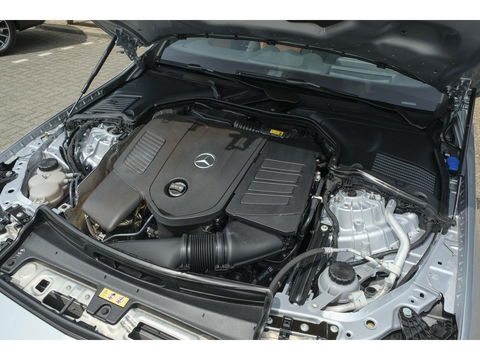 Mercedes-Benz C-Klasse C300 AMG 258pk Panoramadak Digital light Stoelventilatie Head-up 19" LMV Memory Night pakket