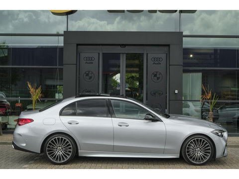 Mercedes-Benz C-Klasse C300 AMG 258pk Panoramadak Digital light Stoelventilatie Head-up 19" LMV Memory Night pakket