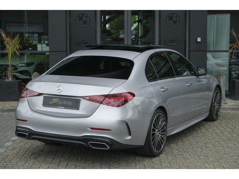 Mercedes-Benz C-Klasse C300 AMG 258pk Panoramadak Digital light Stoelventilatie Head-up 19" LMV Memory Night pakket