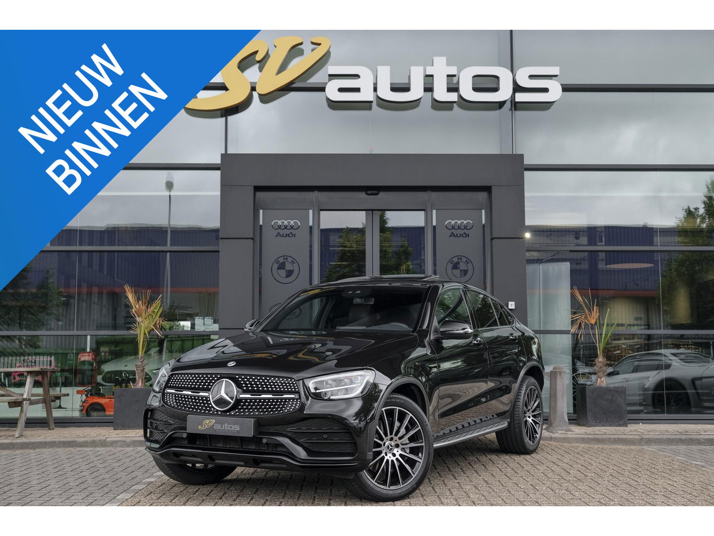 Mercedes-Benz GLC Coupé GLC300e AMG 320pk 4MATIC Schuifdak Burmester Camera MBUX Trekhaak elektrisch 20" LMV