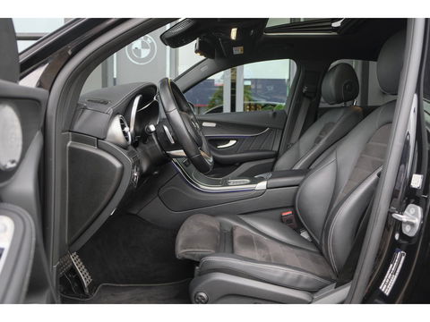 Mercedes-Benz GLC Coupé GLC300e AMG 320pk 4MATIC Schuifdak Burmester Camera MBUX Trekhaak elektrisch 20" LMV