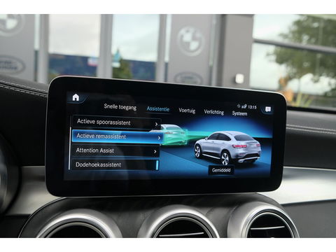 Mercedes-Benz GLC Coupé GLC300e AMG 320pk 4MATIC Schuifdak Burmester Camera MBUX Trekhaak elektrisch 20" LMV