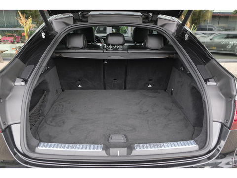 Mercedes-Benz GLC Coupé GLC300e AMG 320pk 4MATIC Schuifdak Burmester Camera MBUX Trekhaak elektrisch 20" LMV