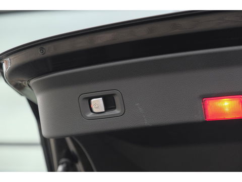 Mercedes-Benz GLC Coupé GLC300e AMG 320pk 4MATIC Schuifdak Burmester Camera MBUX Trekhaak elektrisch 20" LMV