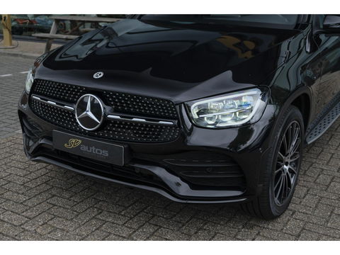 Mercedes-Benz GLC Coupé GLC300e AMG 320pk 4MATIC Schuifdak Burmester Camera MBUX Trekhaak elektrisch 20" LMV