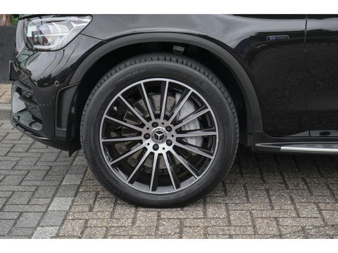 Mercedes-Benz GLC Coupé GLC300e AMG 320pk 4MATIC Schuifdak Burmester Camera MBUX Trekhaak elektrisch 20" LMV