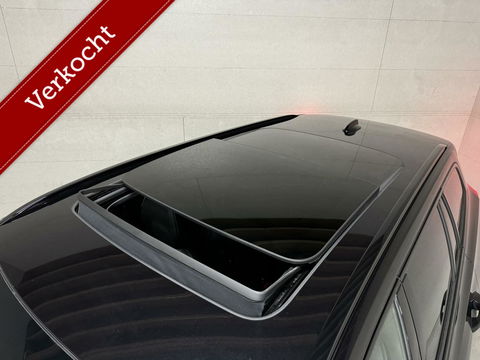Volvo V60 2.0 T8 Recharge AWD R-Design B&W 360° Pano HUD Trekh. NAP