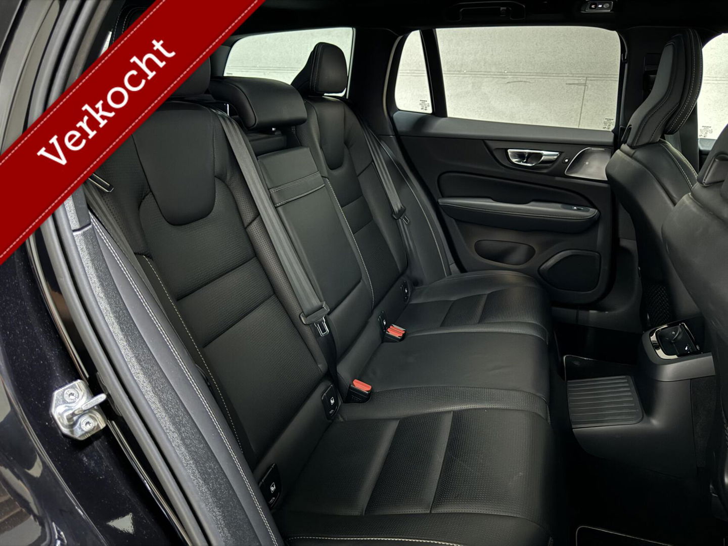 Volvo V60 2.0 T8 Recharge AWD R-Design B&W 360° Pano HUD Trekh. NAP