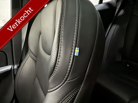 Volvo V60 2.0 T8 Recharge AWD R-Design B&W 360° Pano HUD Trekh. NAP