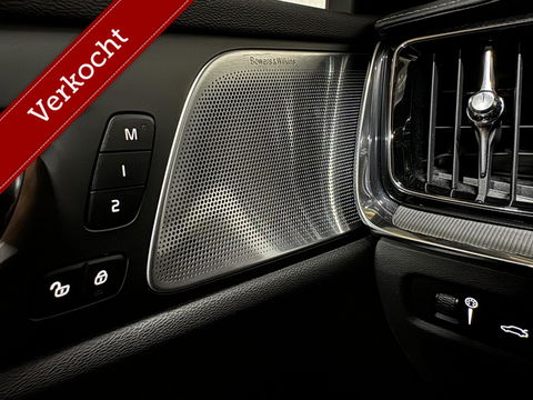 Volvo V60 2.0 T8 Recharge AWD R-Design B&W 360° Pano HUD Trekh. NAP
