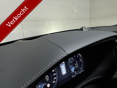 Volvo V60 2.0 T8 Recharge AWD R-Design B&W 360° Pano HUD Trekh. NAP