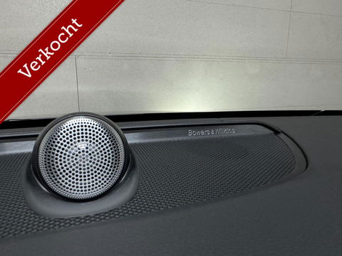 Volvo V60 2.0 T8 Recharge AWD R-Design B&W 360° Pano HUD Trekh. NAP