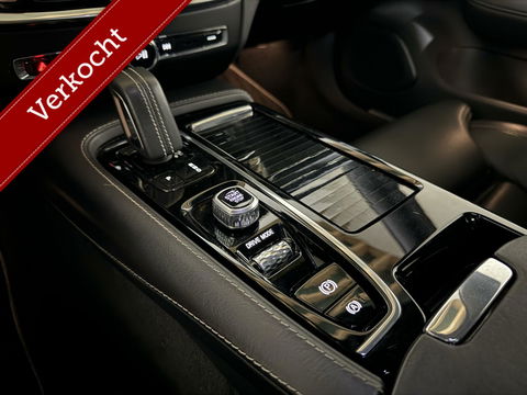 Volvo V60 2.0 T8 Recharge AWD R-Design B&W 360° Pano HUD Trekh. NAP