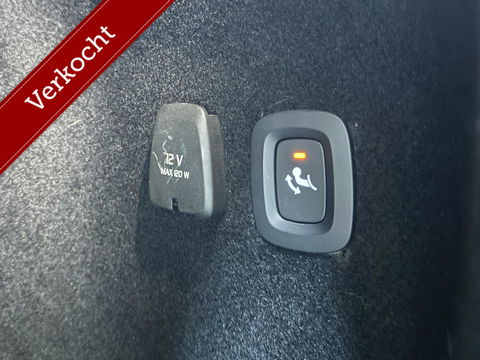 Volvo V60 2.0 T8 Recharge AWD R-Design B&W 360° Pano HUD Trekh. NAP