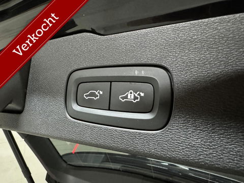 Volvo V60 2.0 T8 Recharge AWD R-Design B&W 360° Pano HUD Trekh. NAP