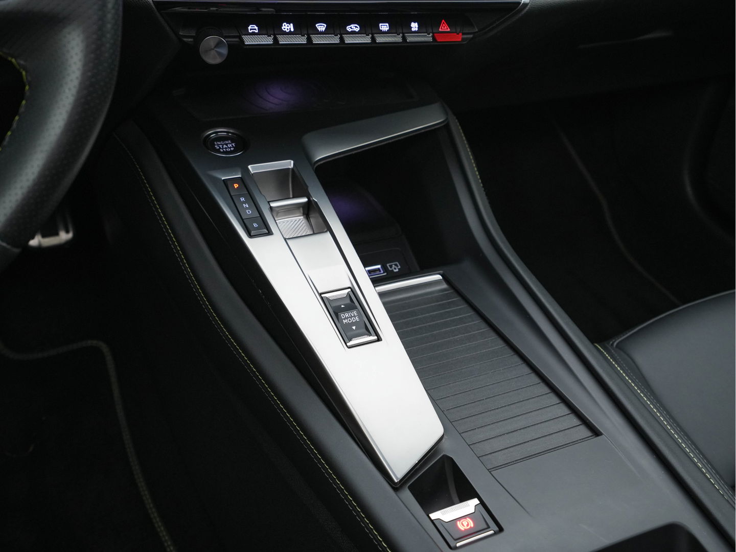 Peugeot 308 SW 1.6 HYbrid 180 GT-Sport-Pack Business (INCL-BTW) Aut. *PANO | LEATHER-MICROFIBRE | MATRIX-LED | TOPVIEW | MEMORY-PACK | ADAPTIVE-CRUISE | BLINDSPOT | DIGI-COCKPIT | HEATED-SPORTSEATS | KEYLESS | LANE-ASSIST | NAVI-FULLMAP | ...