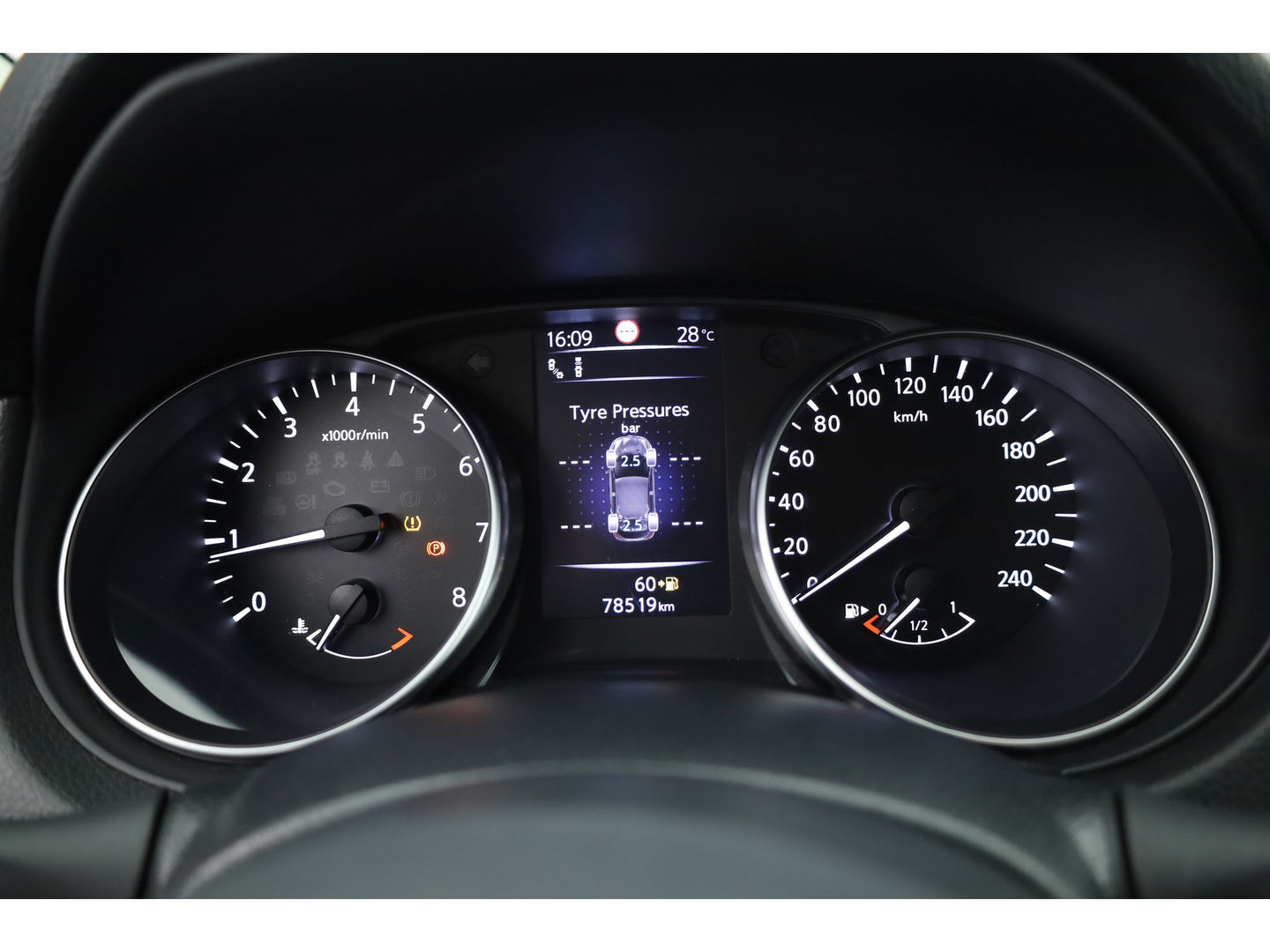 Nissan QASHQAI 1.2 N-Connecta | Navi | Cruise | Stoelverw. | Camera | 360 Cam | Trekhaak