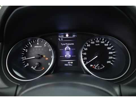 Nissan QASHQAI 1.2 N-Connecta | Navi | Cruise | Stoelverw. | Camera | 360 Cam | Trekhaak