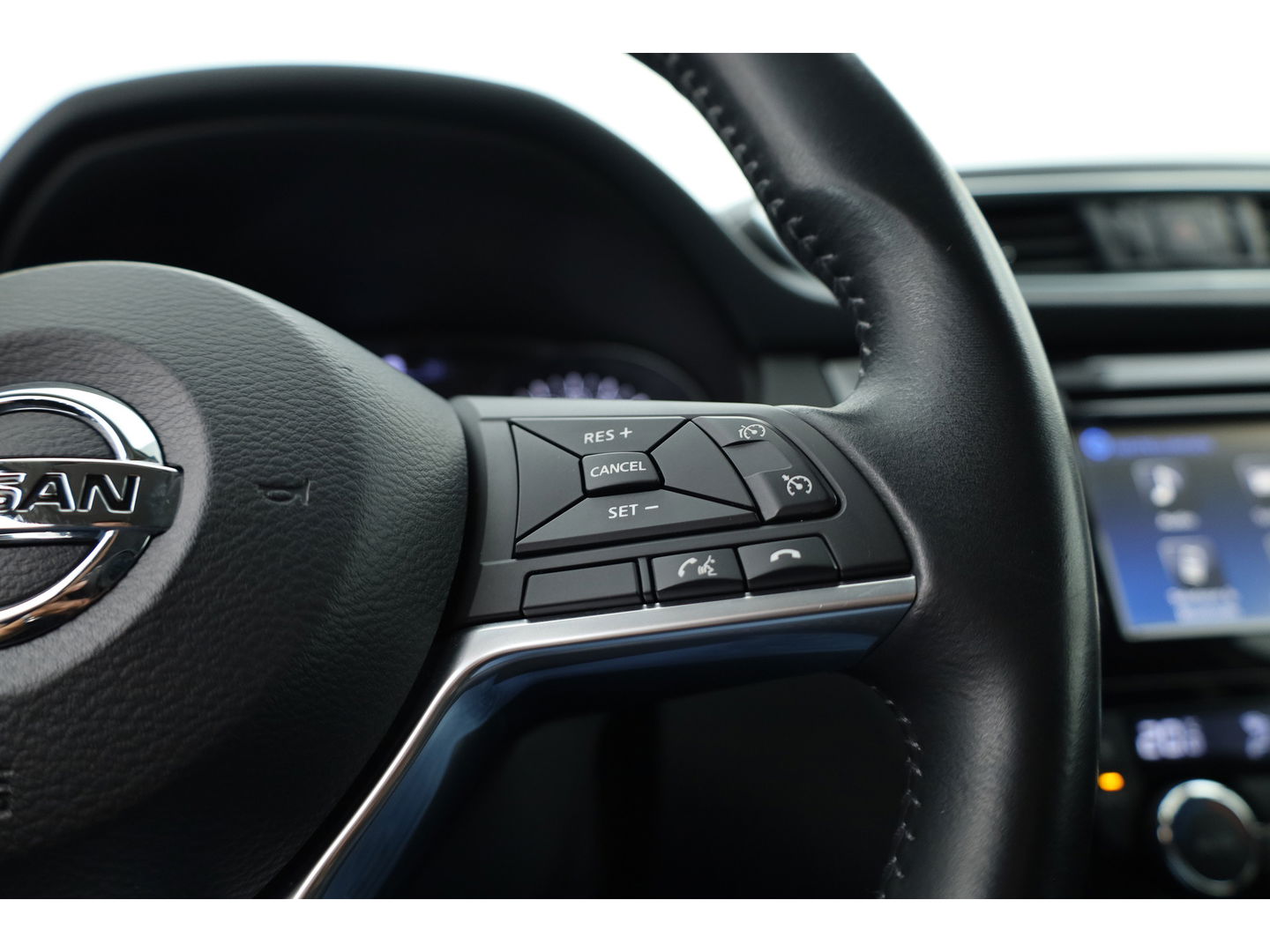Nissan QASHQAI 1.2 N-Connecta | Navi | Cruise | Stoelverw. | Camera | 360 Cam | Trekhaak