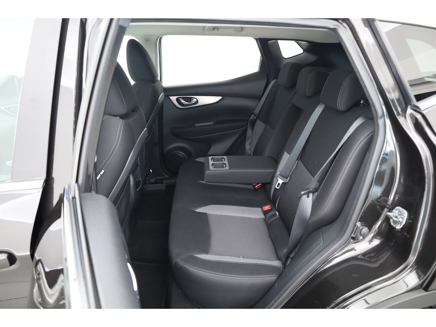 Nissan QASHQAI 1.2 N-Connecta | Navi | Cruise | Stoelverw. | Camera | 360 Cam | Trekhaak