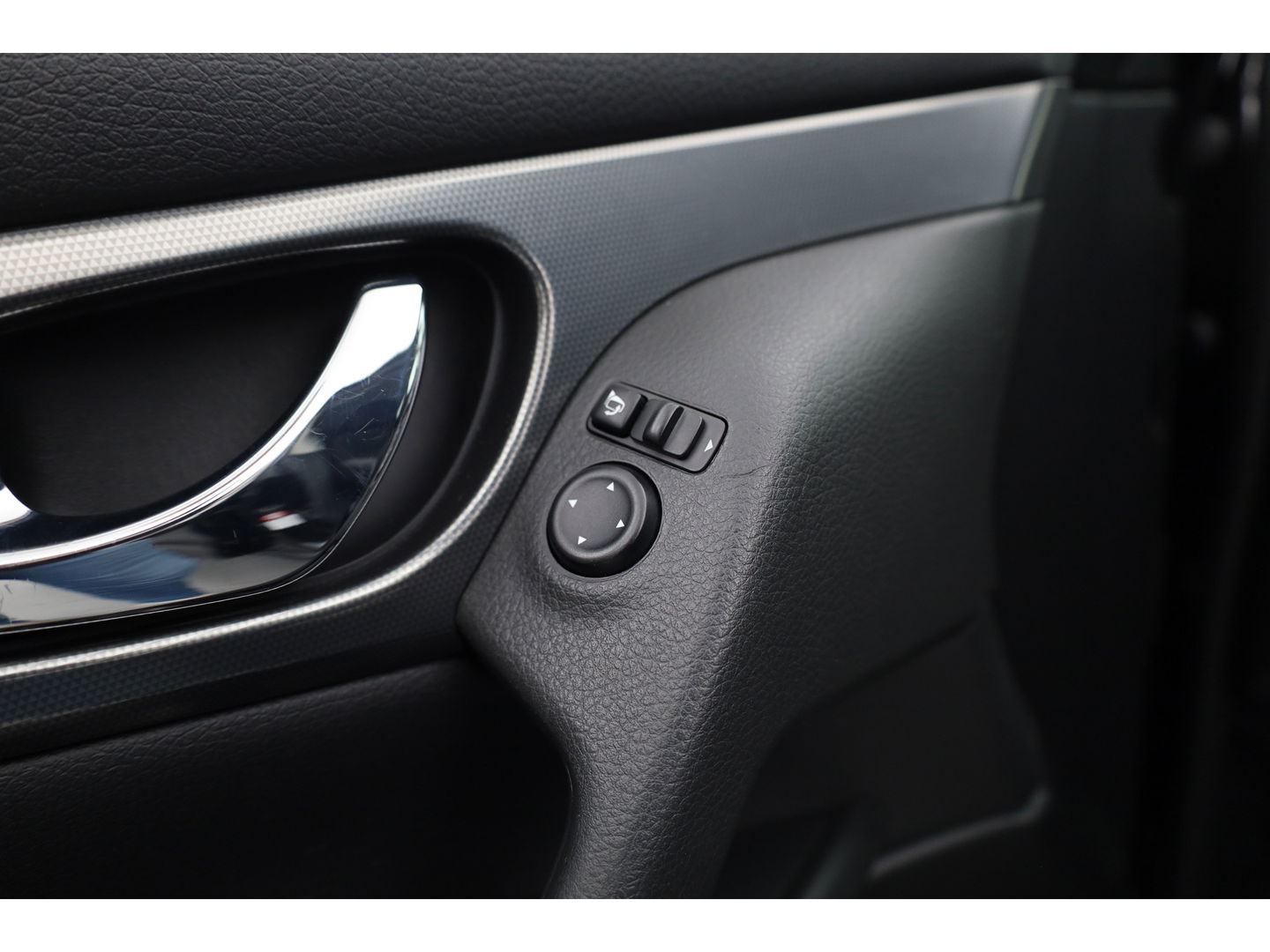 Nissan QASHQAI 1.2 N-Connecta | Navi | Cruise | Stoelverw. | Camera | 360 Cam | Trekhaak