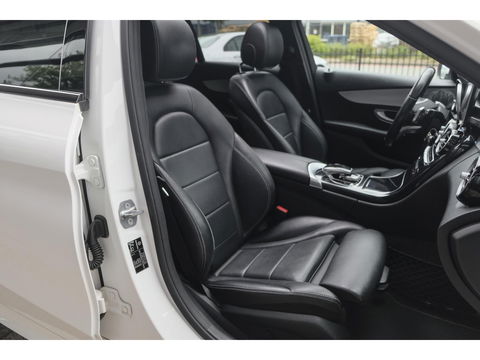 Mercedes-Benz C-Klasse C200 AMG 184pk Panoramadak Burmester Night pakket 19" LMV Command Full led