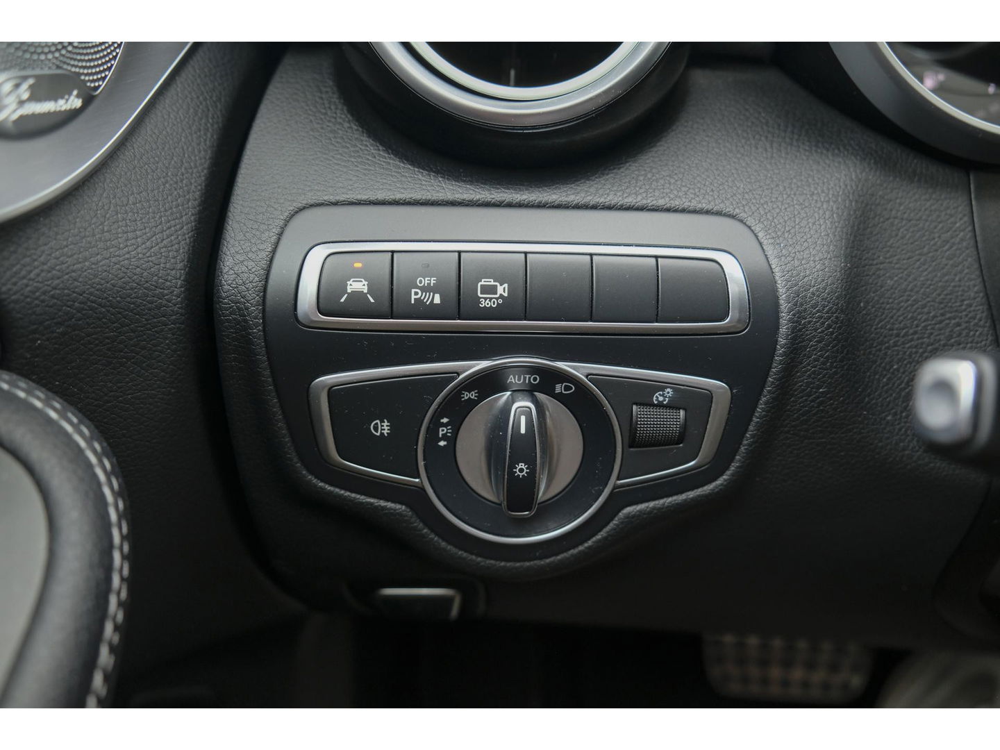 Mercedes-Benz C-Klasse C200 AMG 184pk Panoramadak Burmester Night pakket 19" LMV Command Full led