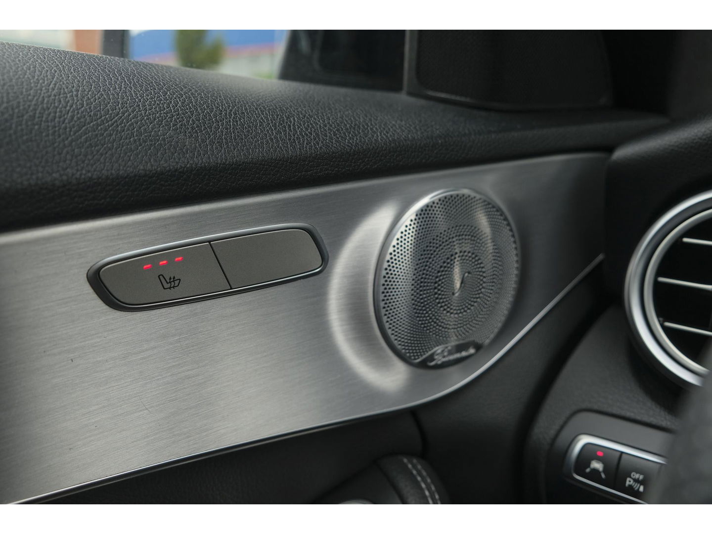 Mercedes-Benz C-Klasse C200 AMG 184pk Panoramadak Burmester Night pakket 19" LMV Command Full led