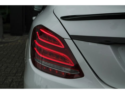 Mercedes-Benz C-Klasse C200 AMG 184pk Panoramadak Burmester Night pakket 19" LMV Command Full led