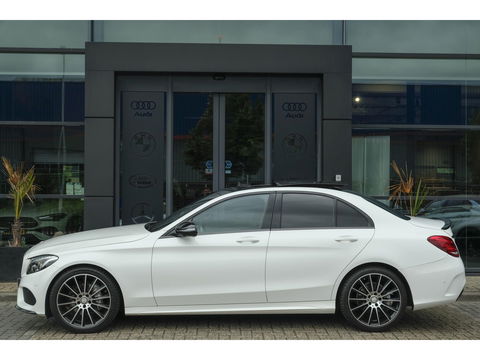 Mercedes-Benz C-Klasse C200 AMG 184pk Panoramadak Burmester Night pakket 19" LMV Command Full led