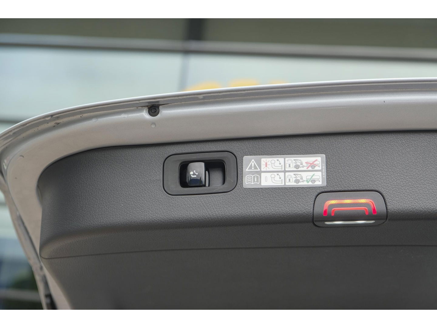 Mercedes-Benz C-Klasse Estate C300e AMG 313pk Hybrid Panoramadak Massage Digital light Trekhaak elektrisch MBUX