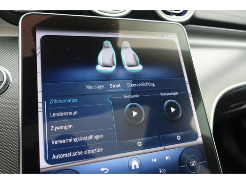 Mercedes-Benz C-Klasse Estate C300e AMG 313pk Hybrid Panoramadak Massage Digital light Trekhaak elektrisch MBUX