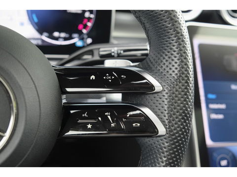 Mercedes-Benz C-Klasse Estate C300e AMG 313pk Hybrid Panoramadak Massage Digital light Trekhaak elektrisch MBUX